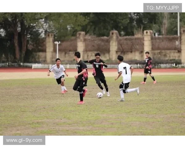 热力体育足球激燃赛场纵横绿茵引爆激情共筑荣耀时刻